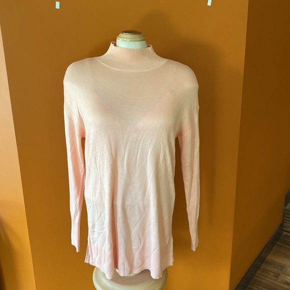 RW & Co. ladies oversized mock turtleneck sweater in size medium. - Picture 3 of 9